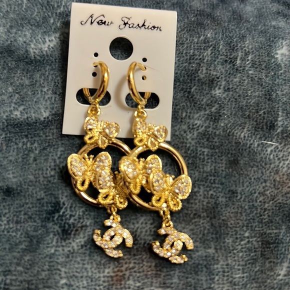 Earrings - Picture 1 of 1